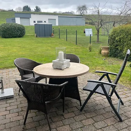 Eifelmoment-stilvolle Auszeit Mit Burgblick